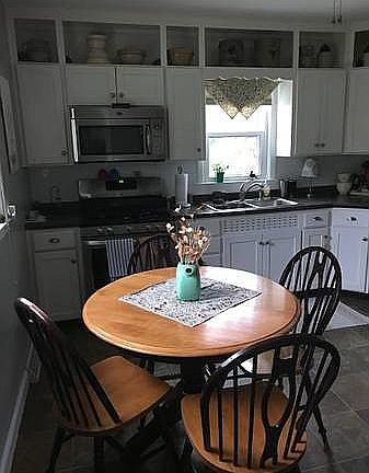 4th image of 308 N Washington St