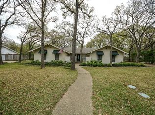203 Shadow Ln, Euless, TX 76039