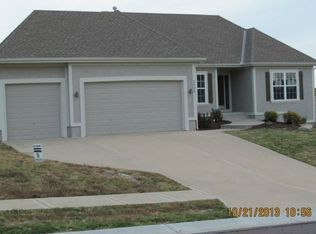 2002 SW Huntbrook Ter, Lees Summit, MO 64082