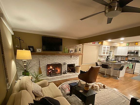 2nd image of 15 Hawthorne Dr