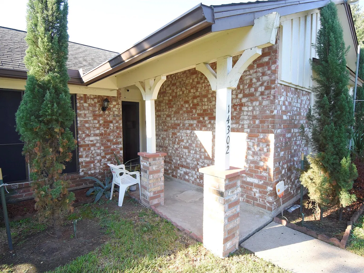 3 bed, 2.0 bath, 2239 sqft, $2,199 — Photo 3