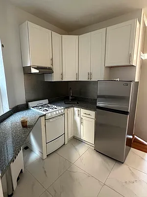 Rented by Eric Goodman Realty Corp | media 8