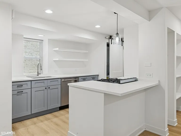 2839 N Christiana Ave #B — Photo 7