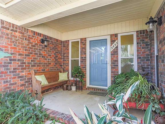 2nd image of 3435 Shannon Pl