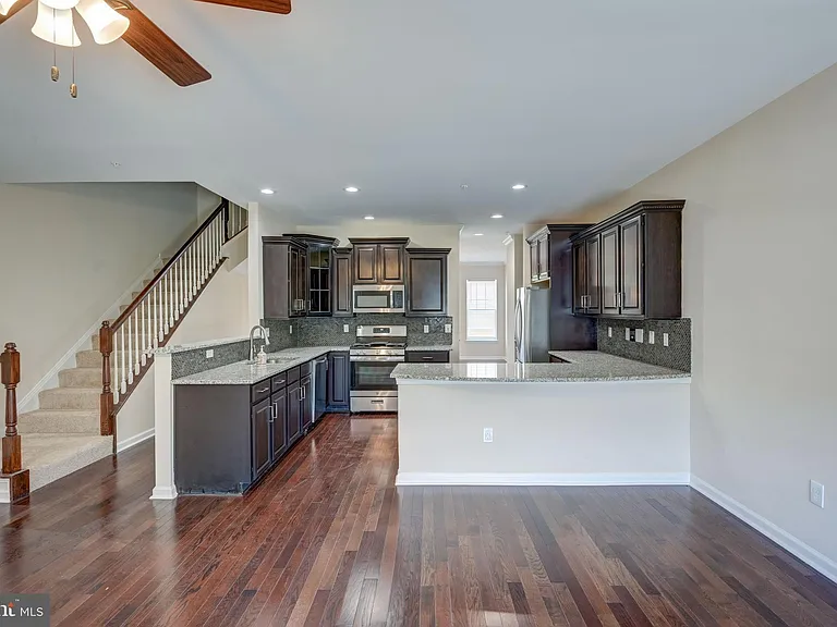 7827 Crystal Brook Way — Photo 10