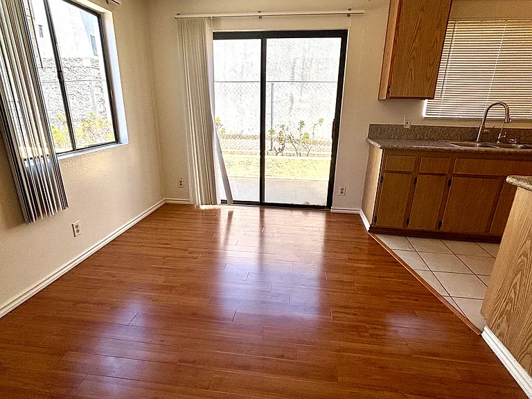 471 W Maple St #5 — Photo 7