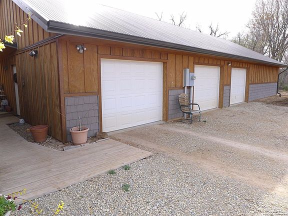 3rd image of 61 Autumn Leaf Ln