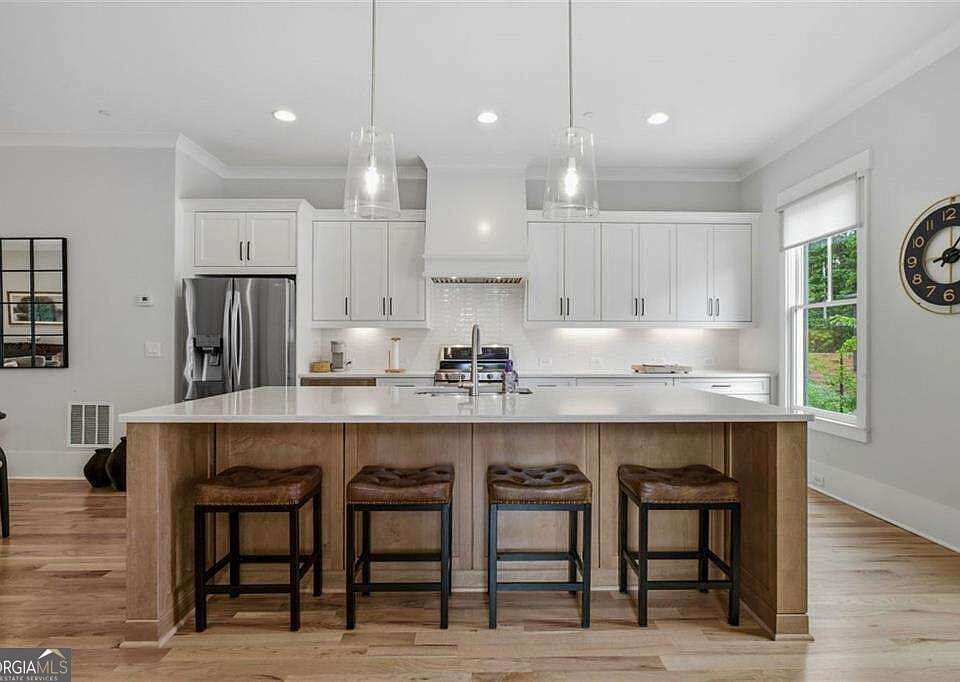 1st image of 1033 Endeavour Ct