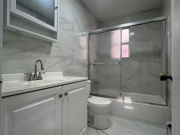 5th image of 8645 25th Ave #1