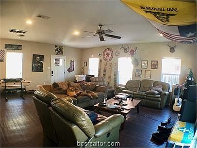 5th image of 825 Avenue A #B