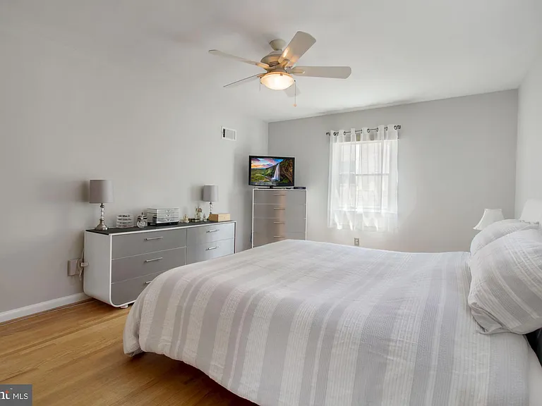 9504 Wadsworth Dr — Photo 22