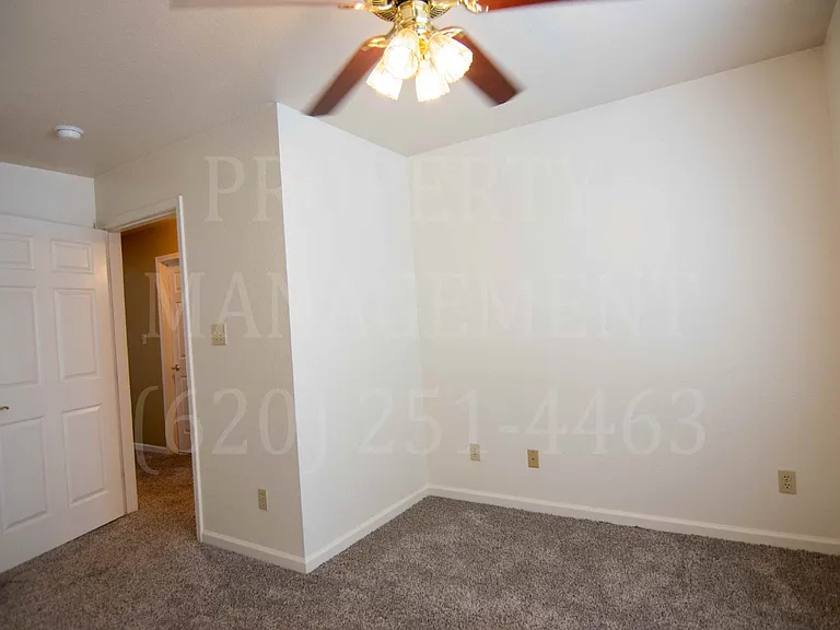 813 Shawnee St — Photo 22