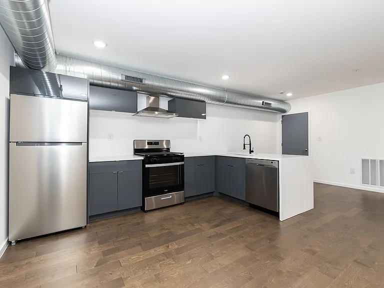 1545 N 6th St #4 — Photo 5