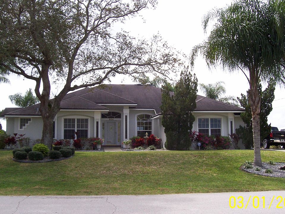 1st image of 904 Prescott Blvd