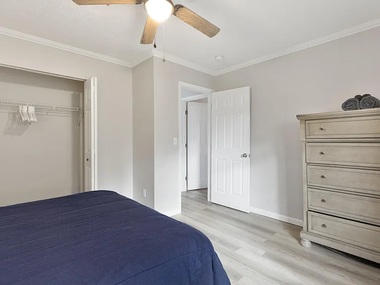 300 Stewart Ln #15 — Photo 11