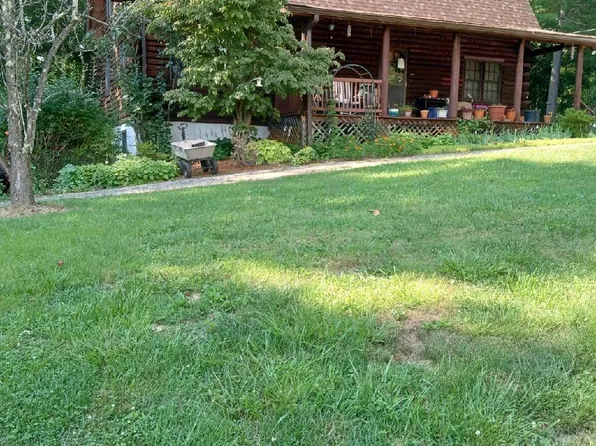 34 Chambers Dr #8, Weaverville, NC 28787