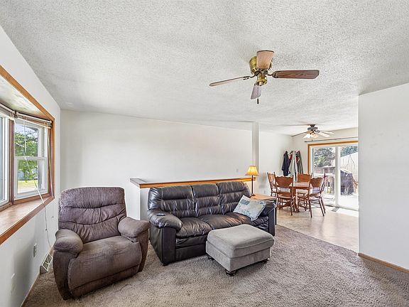 4th image of 313 4th St