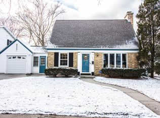 5529 N Lydell Ave, Glendale, WI 53217
