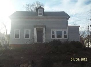 916 Douglas Ave, Providence, RI 02908