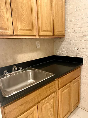 Rented by Paley Management | media 20