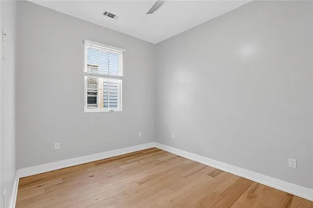 1121 Bartholomew St — Photo 11