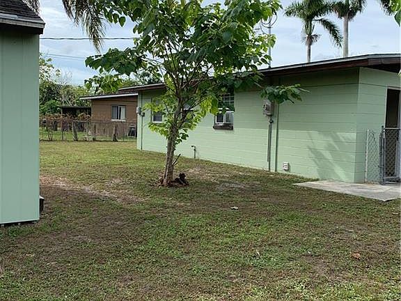 4th image of 3557 Spruce Ln