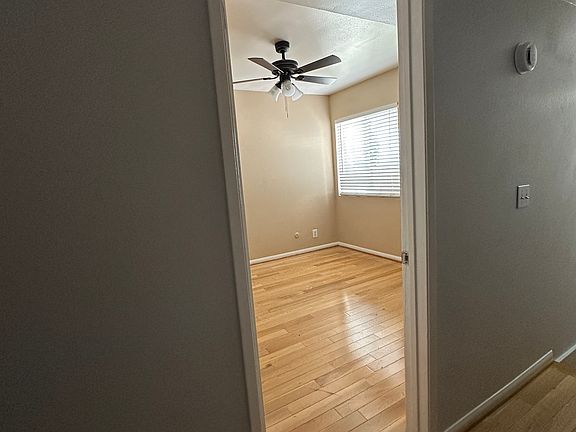 5th image of 121 Sinclair Ave Unit 201