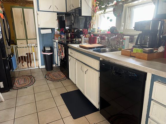 5th image of 835 W Woodlawn Street