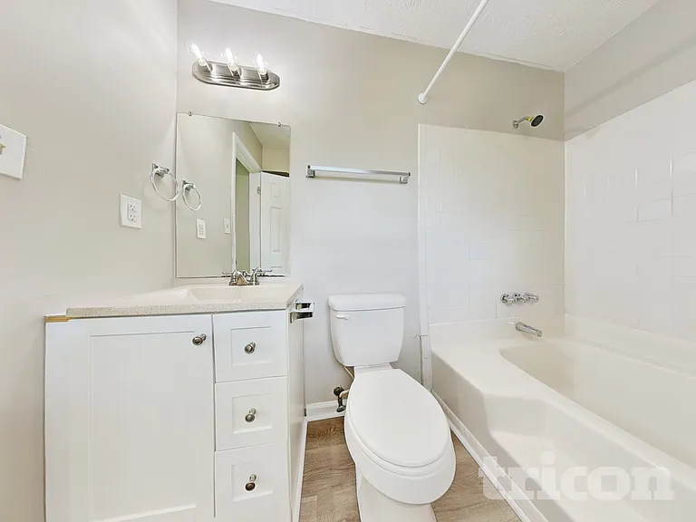 3735 Linwood Way — Photo 8