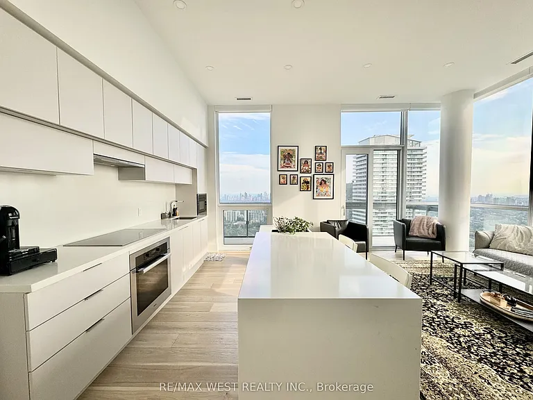 39 Roehampton Ave #4603 — Photo 8