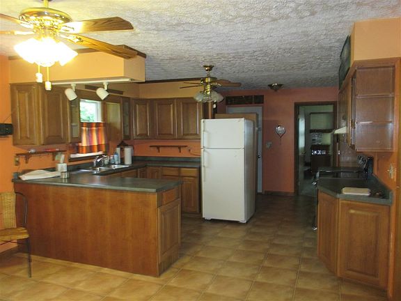 4th image of 1289 W County Road 300 N