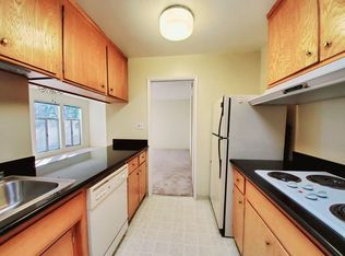 621 Chestnut St APT 304, San Carlos, CA 94070