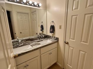 660 Gateway Dr SE UNIT 107, Leesburg, VA 20175