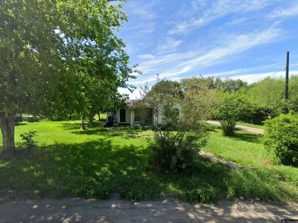 2004 Pleasant Green Dr, Victoria, TX 77901