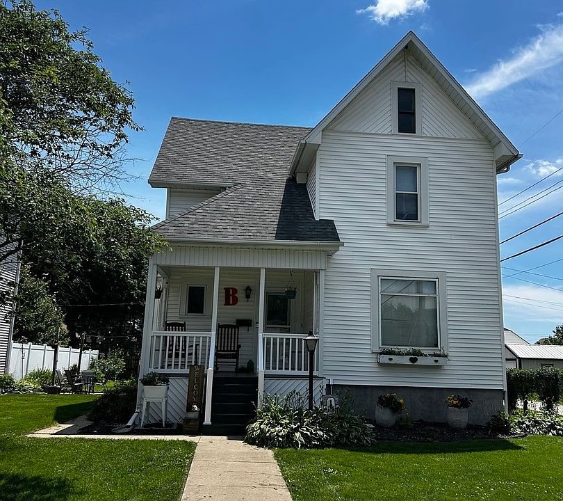 1st image of 405 8th St