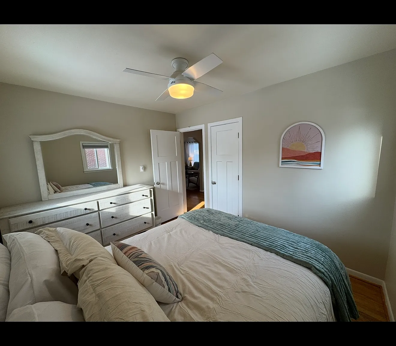 3 bed, 1.5 bath, 1758 sqft, $5,500 — Photo 4