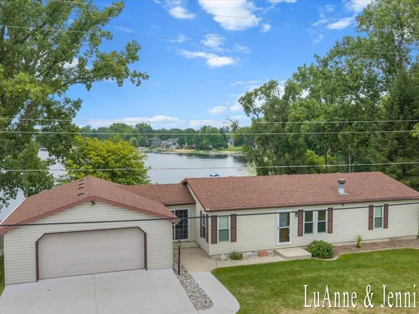 10260 Swem St NE, Rockford, MI 49341