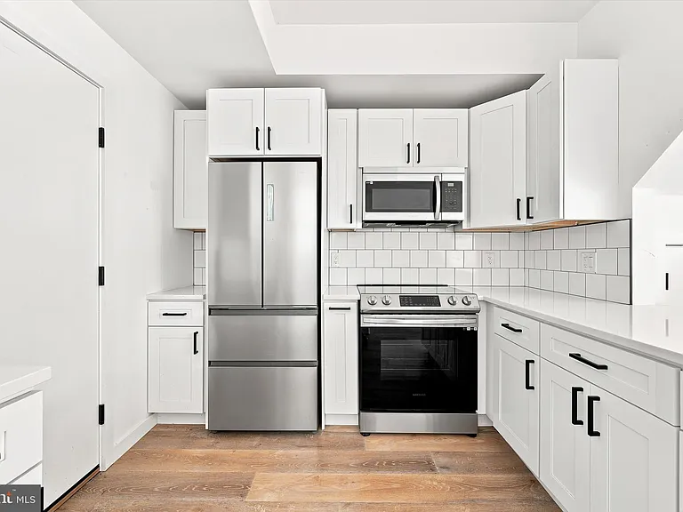 1729 Francis St #4 — Photo 5