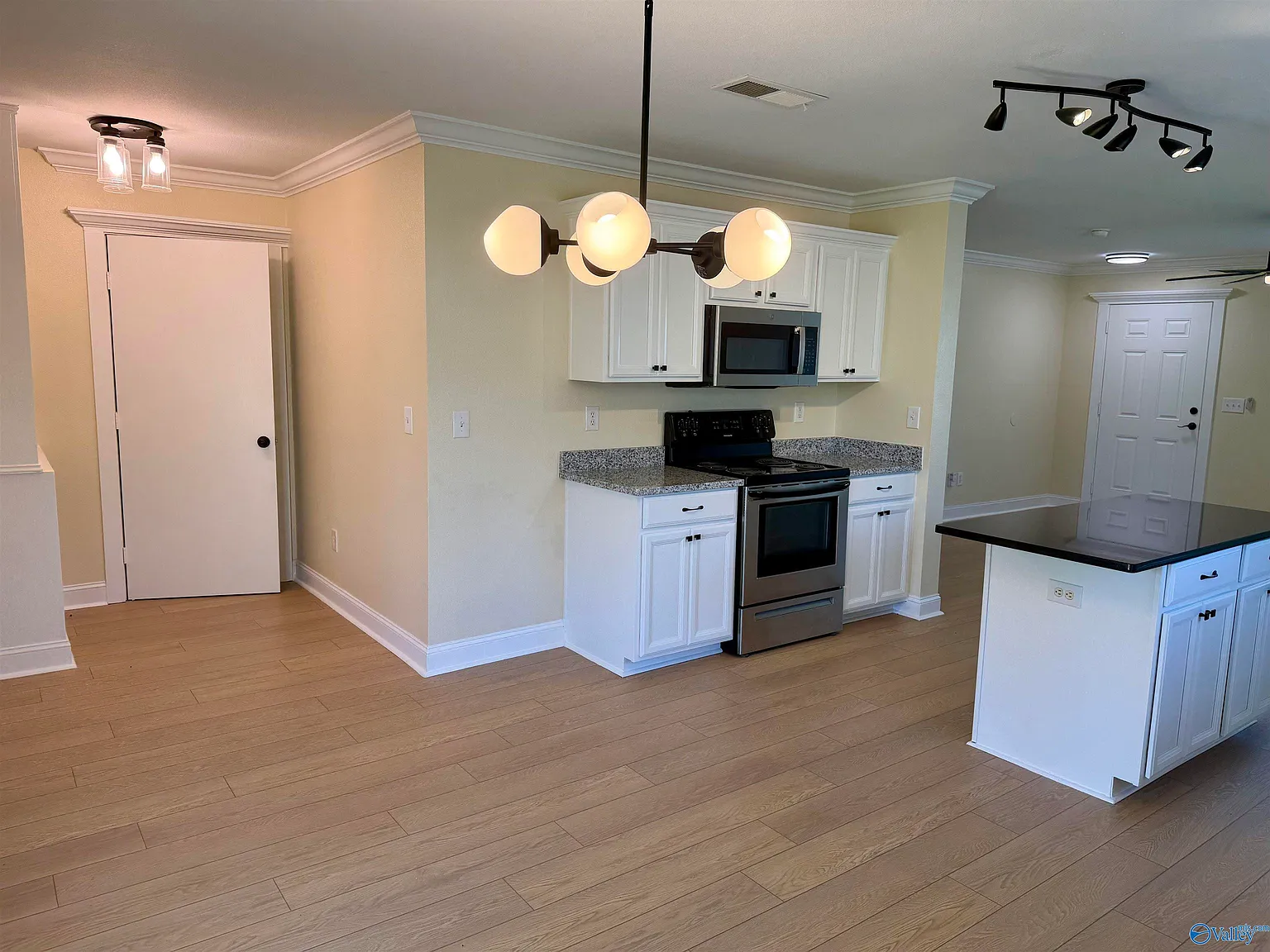 3 bed, 2.5 bath, 1552 sqft, $1,625 — Photo 4