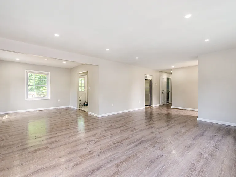 8 Wilcox Ave — Photo 16