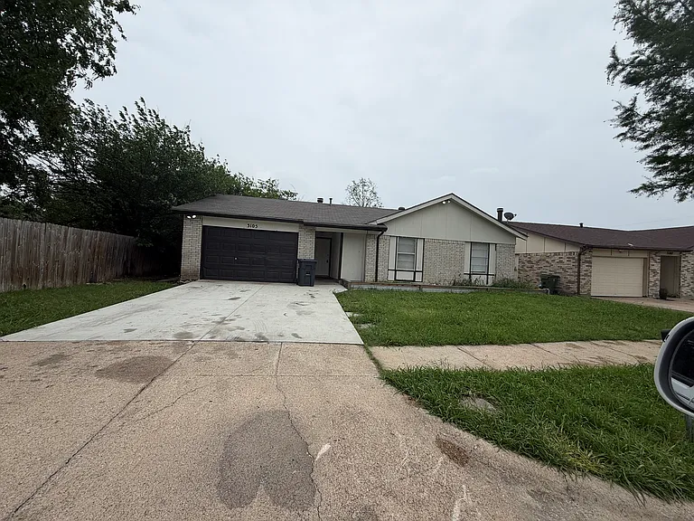 3105 Daytona Dr — Photo 1