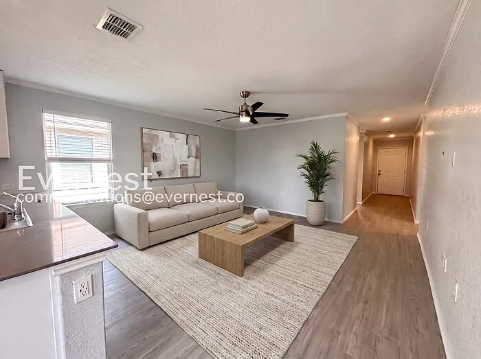 3 bed, 2.0 bath, 1271 sqft, $1,400 — Photo 3