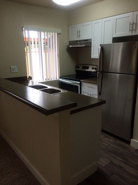 2nd image of 642 Caliente Dr APT 32