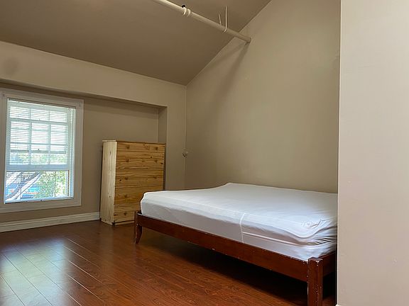 5th image of 1030 E Green St #21