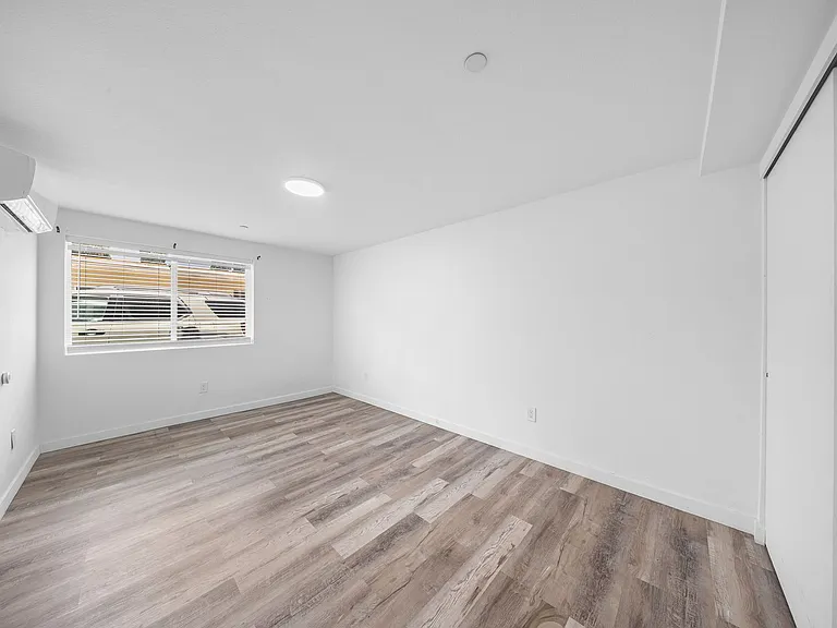 12914 Doty Ave — Photo 19