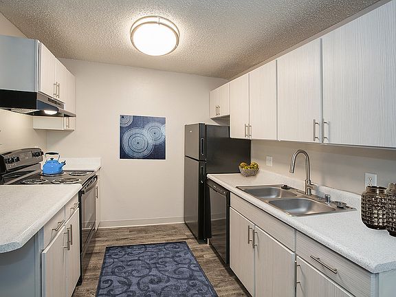 3rd image of 1170 S Chelton Rd #425