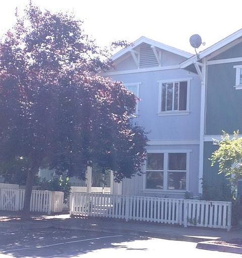 1st image of 822 Twin Oaks Ln