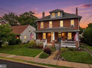 237 W Hamlin Ave, Telford, PA 18969