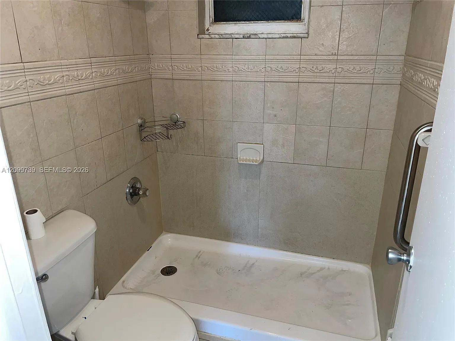 Alcala Plaza Condo — Photo 4