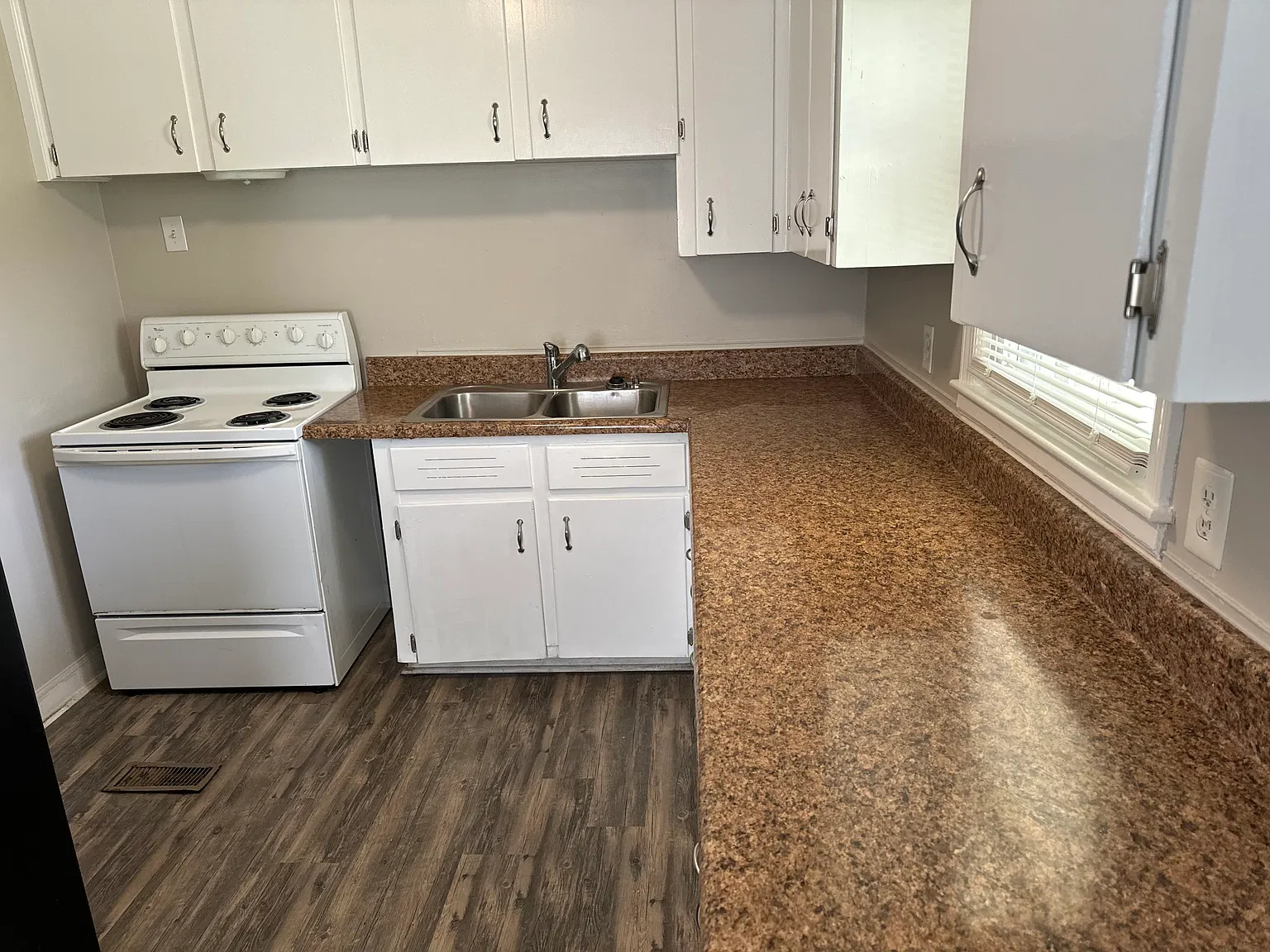 3 bed, 987 sqft, $1,450 — Photo 4